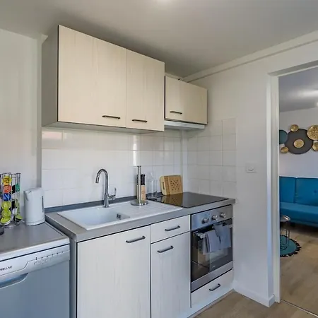 4pers-wifi-parkingfree דירה טרואה